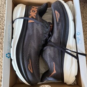 HOKA Clifton 9